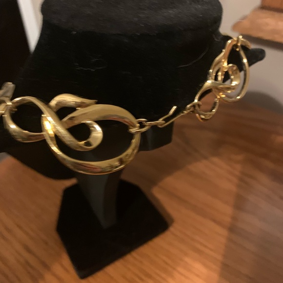 Polished Spiral Necklace, Goldtone, Like New Condition In Box - Picture 6 of 12